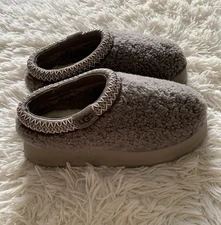 New UGG Tazz maxi curly platform Plush Slip-On Slippers Sz 9