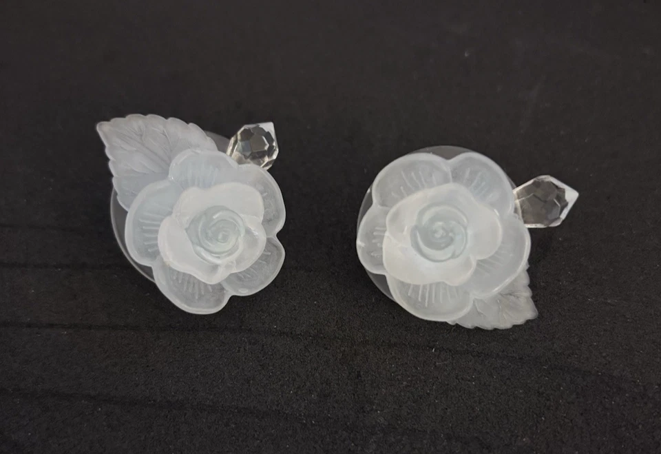 Pendientes Rosa Grande Transparente Esmerilado Retro Flor Estilo Vintage Floral Perforado 1 pulgada Foto 2 de 4