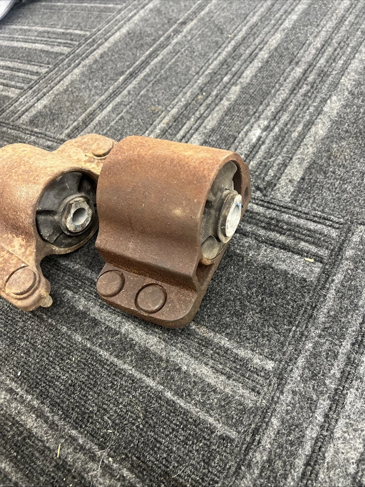 Par de soportes de motor para Ford F-250 Super Duty 11-16 6.2 Foto 4 de 4