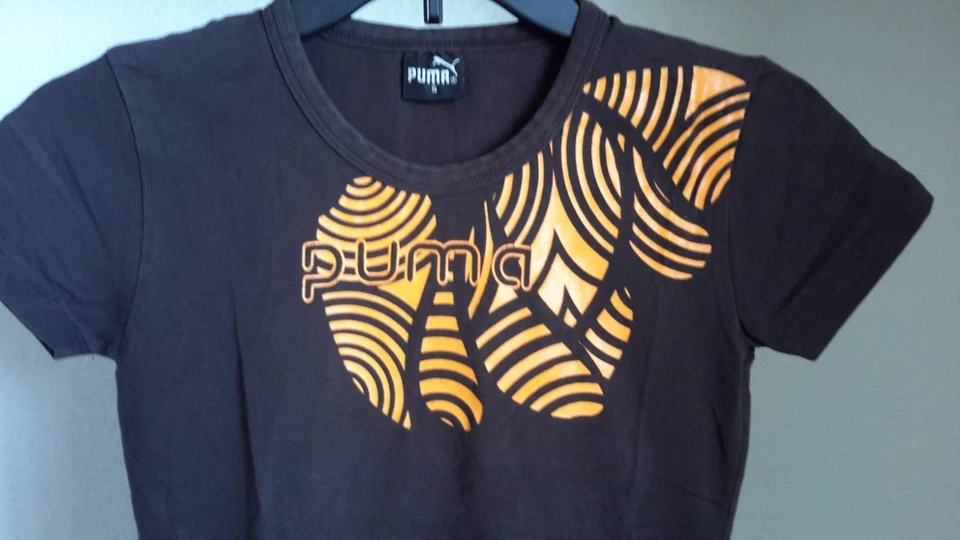 Puma Girls Size S Short Sleeve T-Shirt Chocolate Brown/Golden Leaves Logo - Image 2 of 4