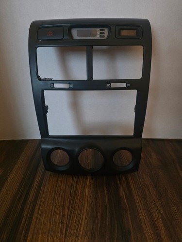 2005-2009 Kia Sportage Center Dash Radio Bezel Trim w/Hazard OEM