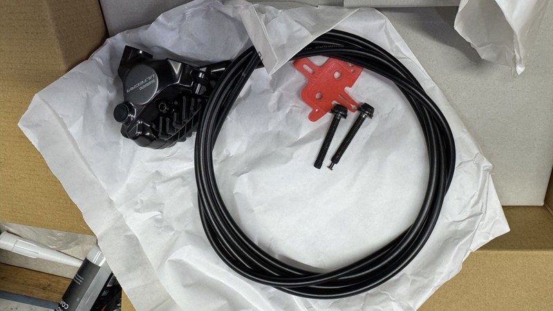 Shimano BR-R8170 Ultegra Rear Flat Mount Disc Brake Caliper with Hose and Pads