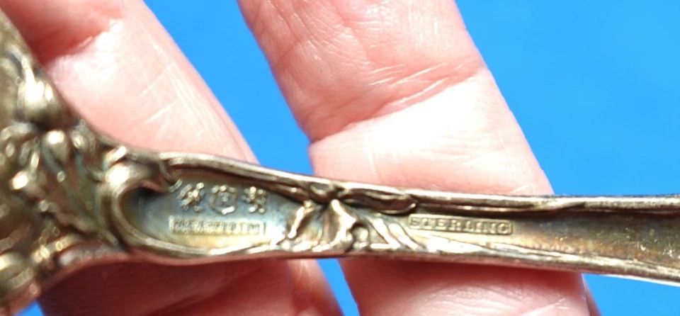 REED & BARTON STERLING SILVER LES SIX FLEURS SPOON ANTIQUE 33.4 GRAMS - Image 3 of 4