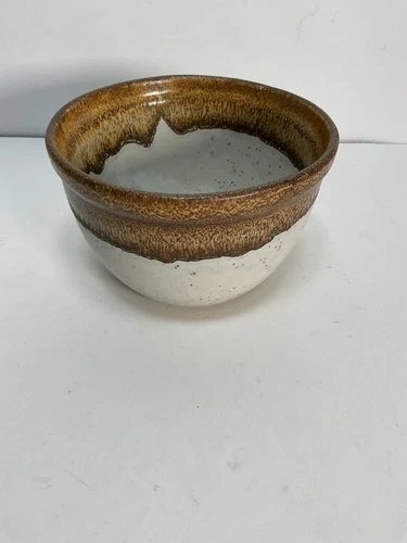 McCoy USA Pottery Cream Drip Glaze Cream Brown Speckle Bowl