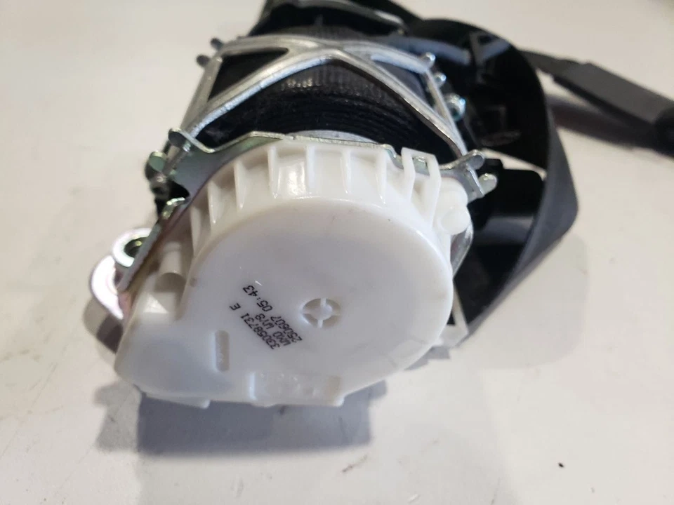 Front Left Seat Belt Retractor - 2008 Audi Q7 - 07-15 - OEM 4L1857705A - Image 4 of 4