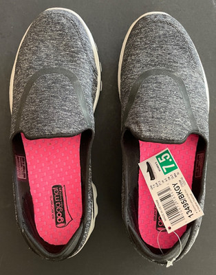 NWT Skechers Women's Slip-Ins Go Walk Shoes US 7.5 GOGA MAT TECH Item #1030748