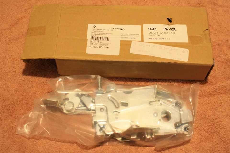 1966 1967 GTO LeMans Door Latch LEFT. LH 1543 TW53L CD015LH Pontiac GM Year One Foto 3 de 4