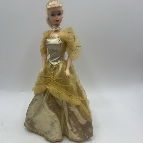 Robe vintage Disney Barbie Mattel La Belle et la Bête Belle 1991 seule