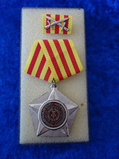 ORIGINAL Orden DDR NVA Kampforden für Verdienste silber am "Kriegsband" im Etui