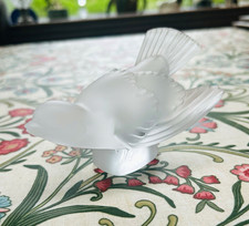 Lalique StyLe Moineau Coquet Glass Bird Figurine Ornament