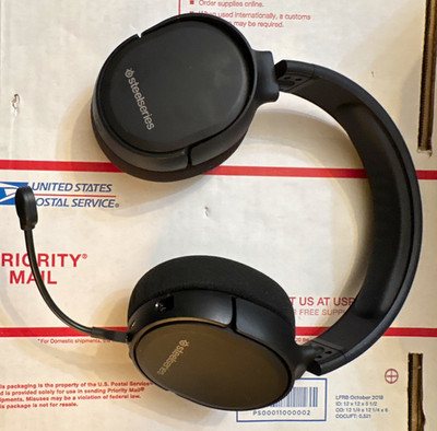 SteelSeries Arctis 1 Wired Over-Ear Headset Black Boom Mic Adjustable Band