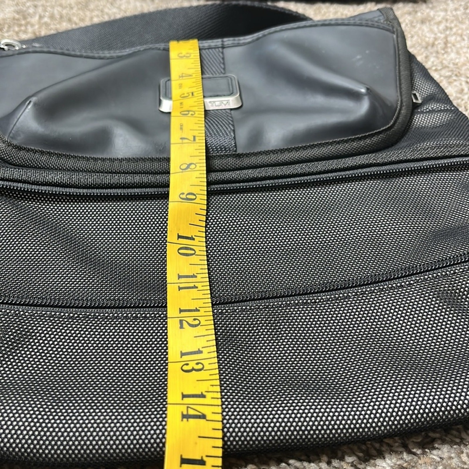 TUMI ALPHA BRAVO TRAVIS CROSSBODY MESSENGER BAG BLACK GREY IN REFLECTIVE SILVER image 4