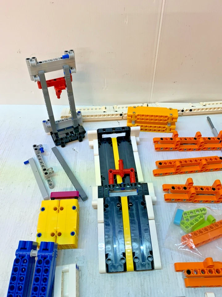 Lego Mindstorms EV3 Education 45544 Ages 10-21 Core Set Parts Only S8370 - Image 3 of 4