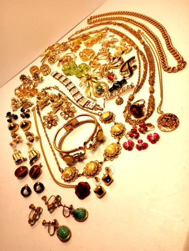 Vtg 44pc Golden Estate Jewelry Lot Rhinestone Accessorcraft Art Austria Trifari+