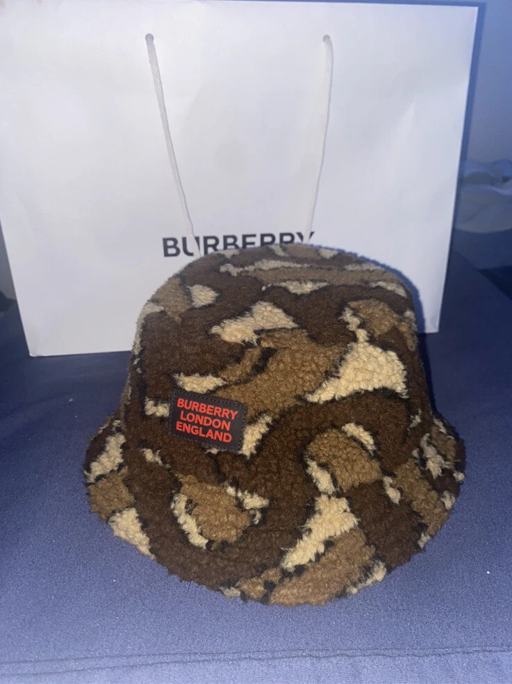 burberry fleece bucket hat