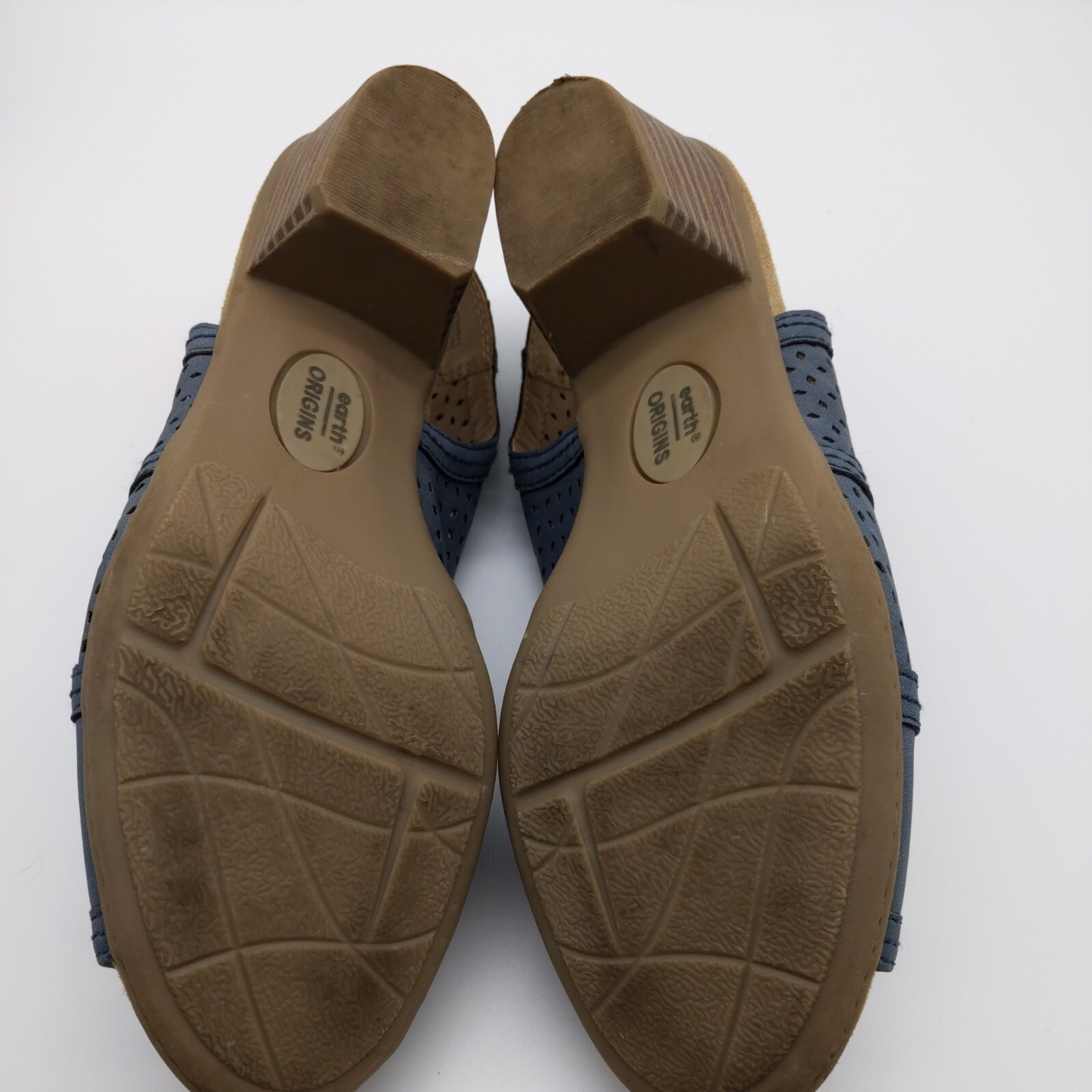 earth origins shane sandal