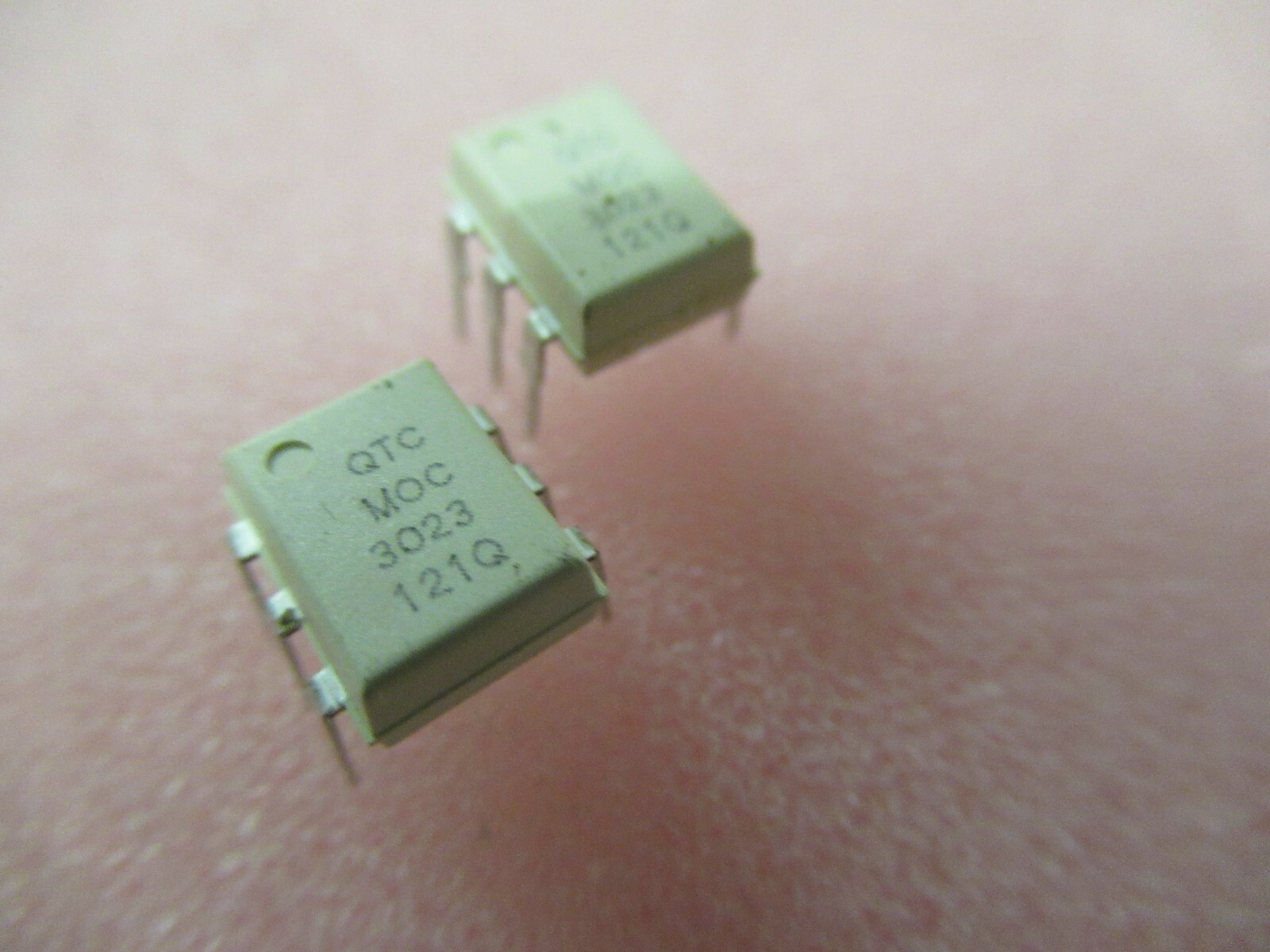 5 x MOC3023 OPTOCOUPLER TRIAC-OUT 6-DIP DIP6 UKSTOCK | eBay