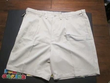 Haggar Cool 18 Expandable Waistband 46W 9.5"Inseam Shorts Color 21 String(Beige)