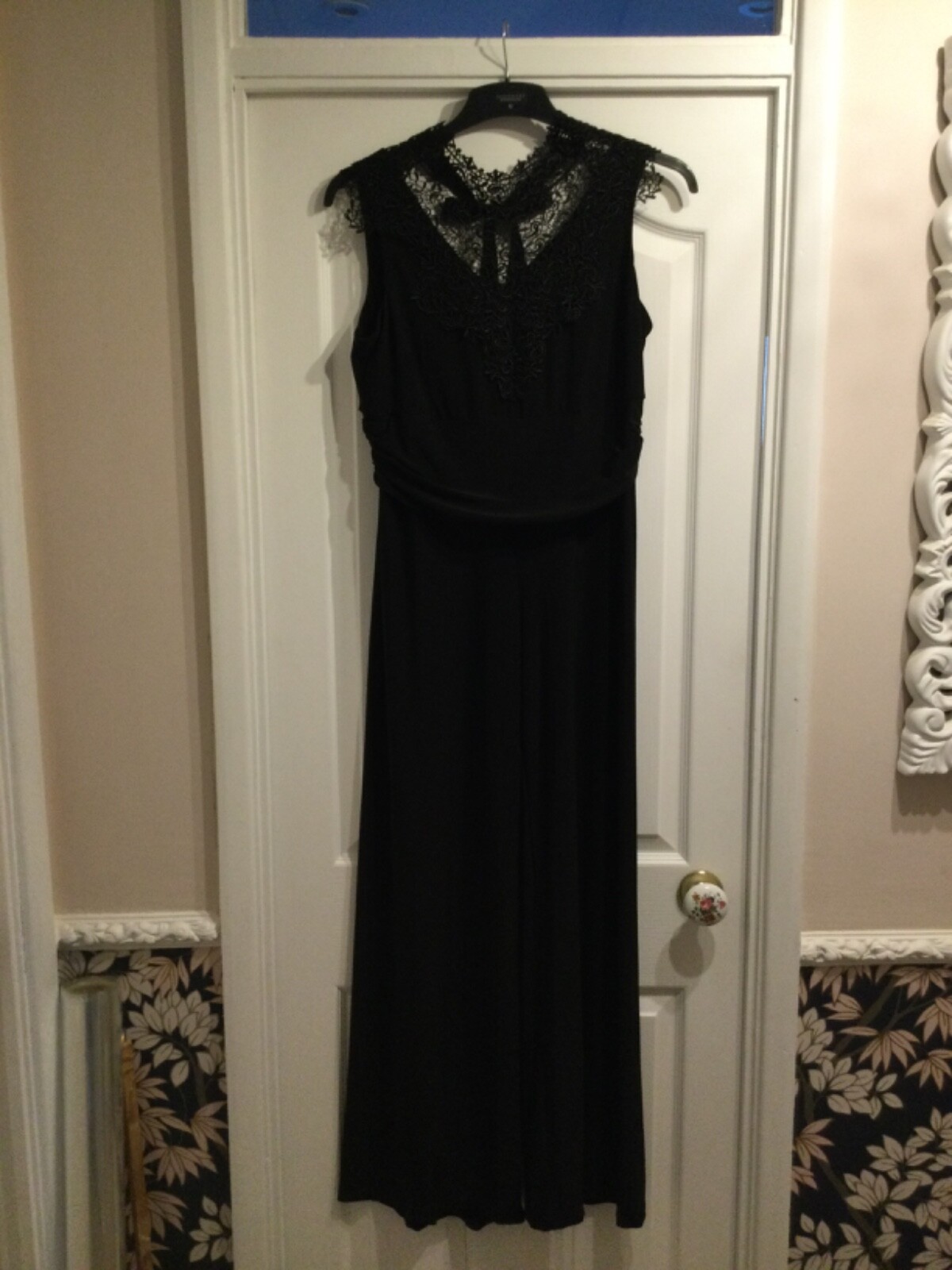 Picture 1 of 6