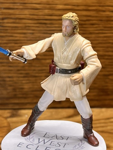 Figura de acción Hasbro 2001 Obi Wan Kenobi Attack of the Clones con sable - Imagen 2 de 5