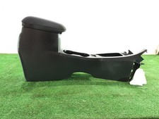 5891002160 7237326 armlehne TOYOTA AURIS 1.6 ZRE151 2010