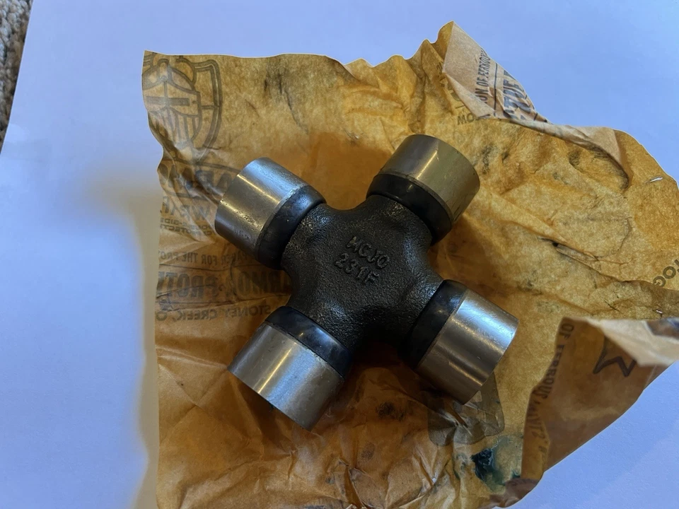 Nueva junta universal Moog 232 para Buick Cadillac Chevrolet Foto 3 de 3