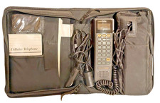 Motorola Gold Series Digital Personal Communicator Cell Phone w manuals,case VTG
