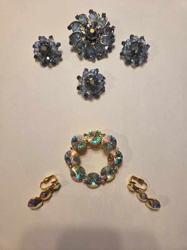 Stunning Weiss jewelry sets (2)