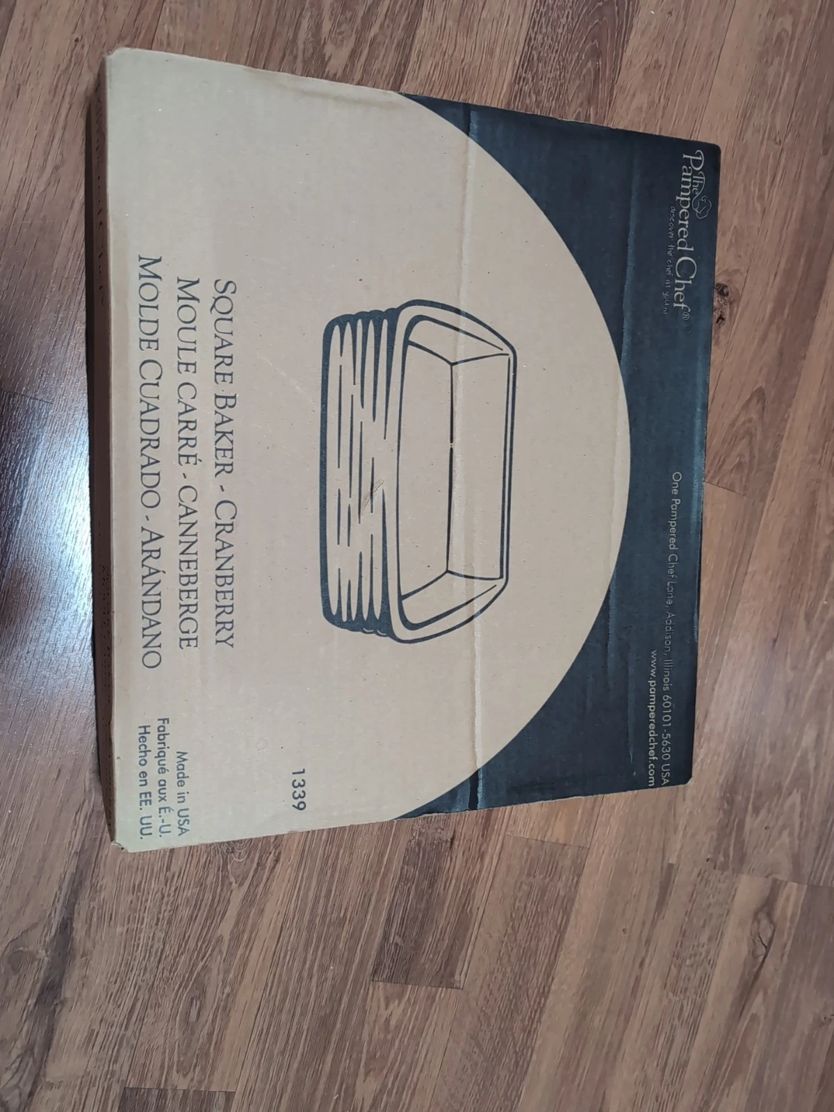 Pampered Chef 9x9 Square Baker, Traditions Collection #1339 Cranberry, NIB