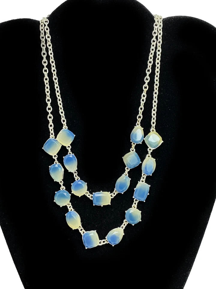 Conjunto de collar Gloria Vanderbilt bisel azul crema etiqueta cisne plata 19 pulgadas Foto 2 de 4