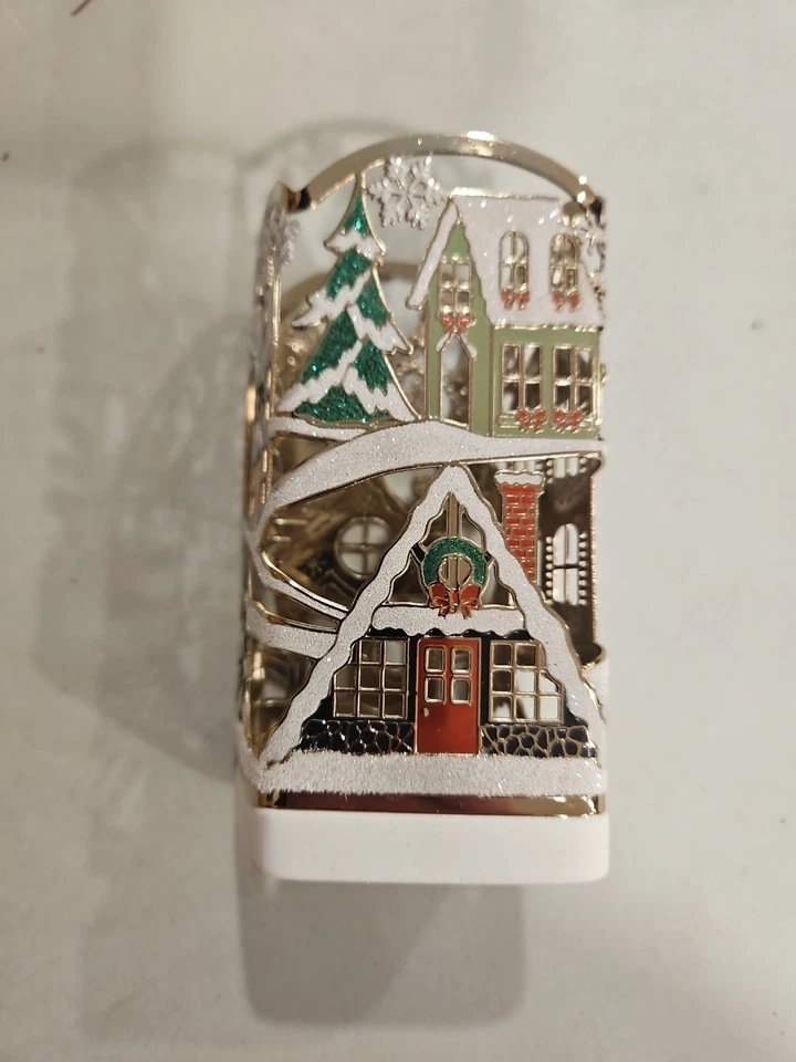 Soporte de jabón de manos espumoso Bath & Body Works Holiday Village Scene ¡Envío GRATIS!  Foto 2 de 4