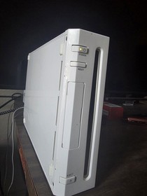 White Nintendo Wii Console Bundle Complete