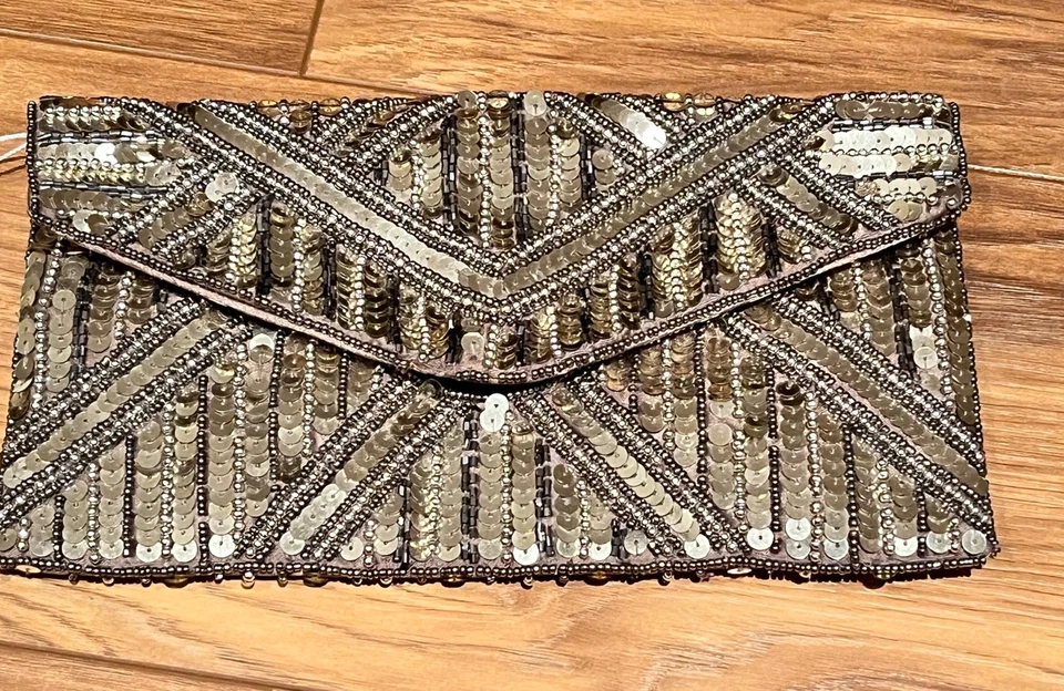NEW LOOK Golden Sequin Sparkle Evening Party Chain Strap Bag (NEW) - Image 2 of 4