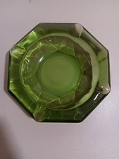 Vintage Emerald Green MCM Glass Ashtray 7" Octagon 8 Side 4 Slots