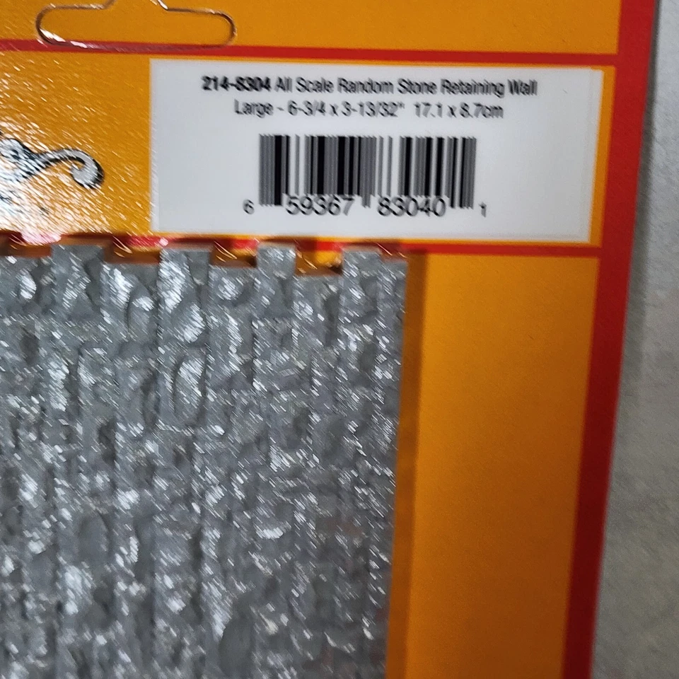 Chooch 8304 Random Large Stone Retaining Wall 6-3/4" x 3-13/32" All Scale Scener - Image 2 of 2