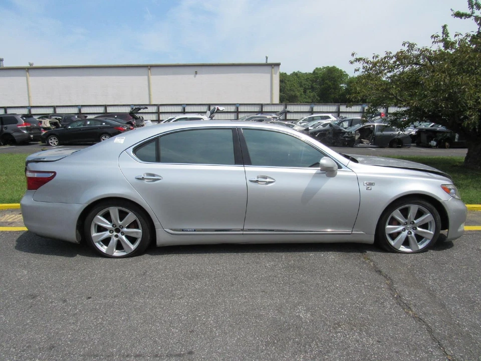 08 09 Faro antiniebla derecho LEXUS LS600 Foto 4 de 4