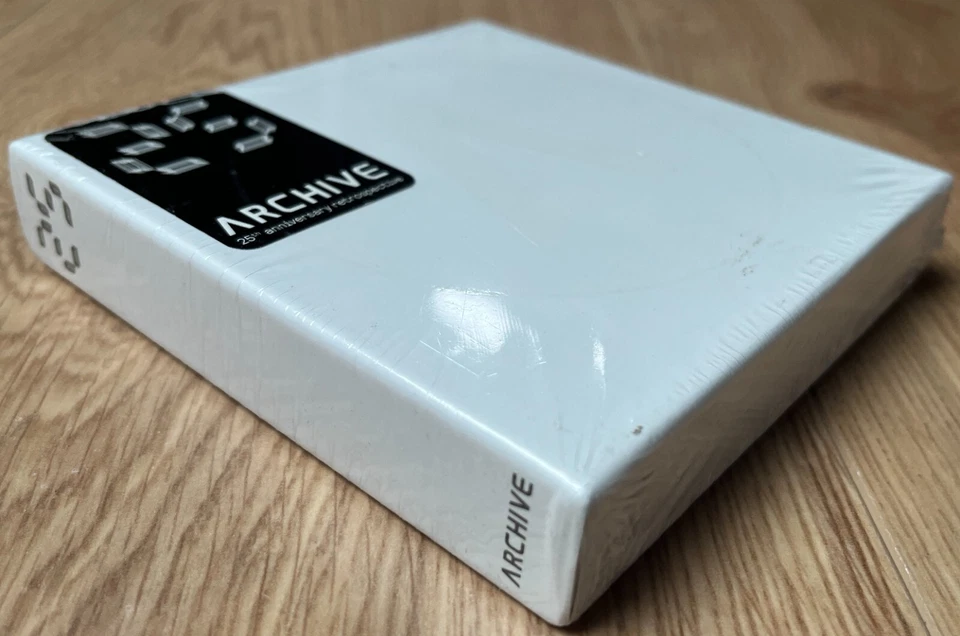 ARCHIVE - 25 Anniversary Retrospective *4CD* LIMITED DELUXE EDITION NEW/SEALED - Bild 3 von 3