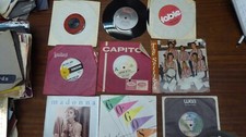 9 45 SINGLES EP RECORDS RAINBOW MADONNA THE SETTLERS NORMIE ROWE CYNDI LAUPER GO