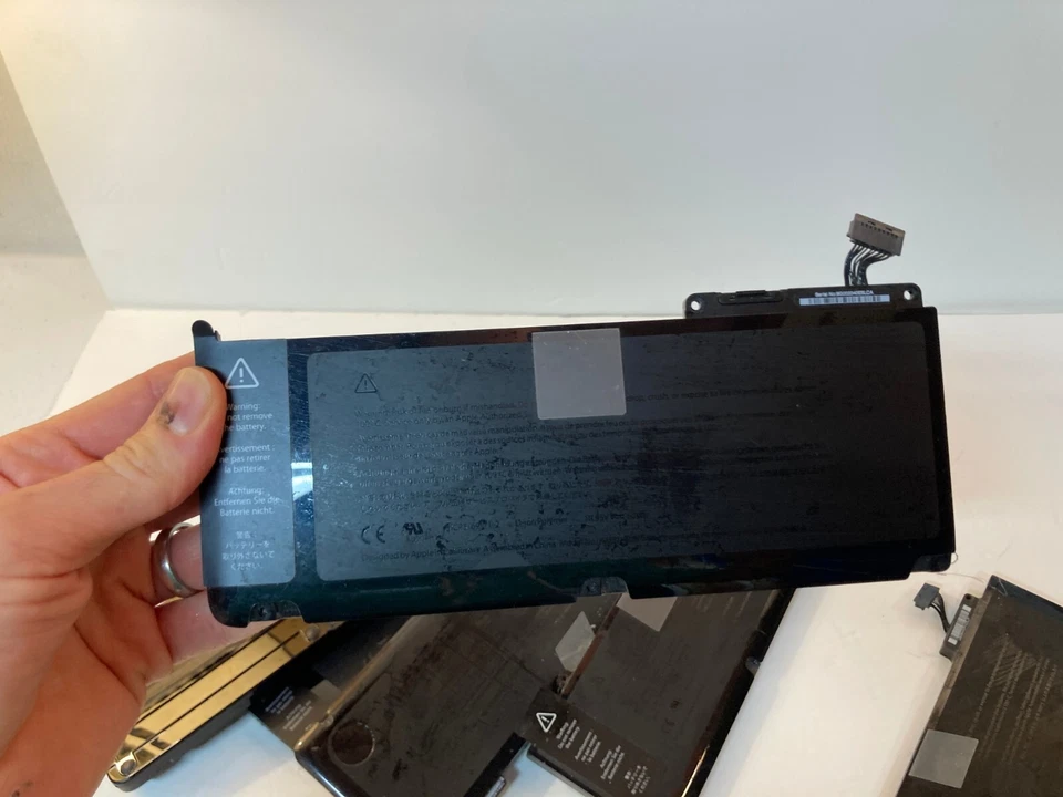 9X Genuine Apple MacBook Pro 13" Batteries *AS IS PARTS OR REPAIRS* A1322 - Image 3 of 4