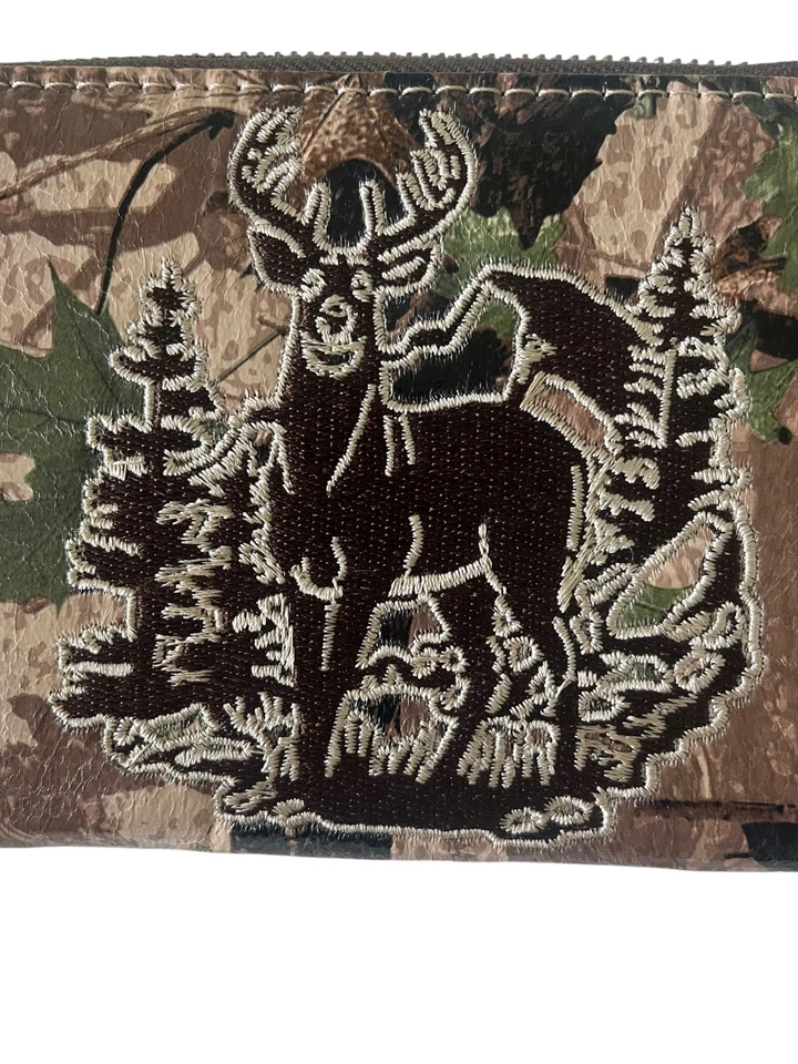 Бумажник западный с ремешком Montana West лесной камуфляжный тисненый клатч с пряжкой - Изображение 2 из 4