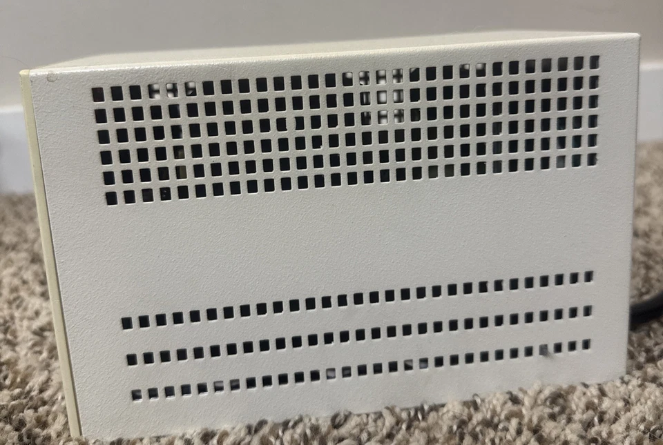 OneAC PC240A-S4S 240VA 4 Input Power Conditioner 60Hz 1 Phase Used 2.2A - Image 2 of 4