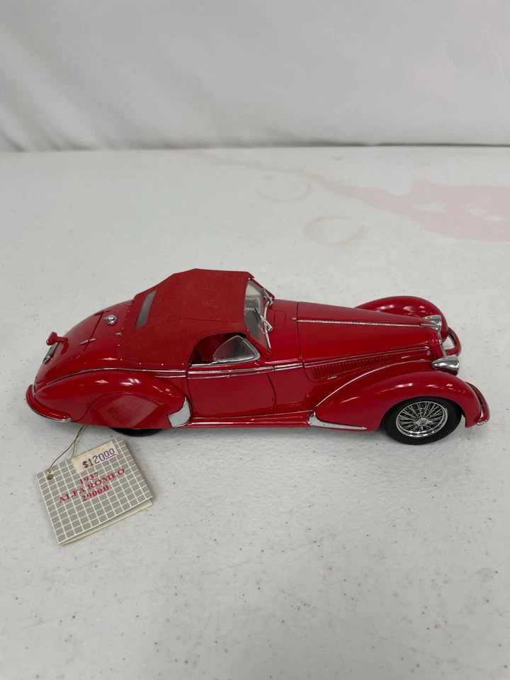 Franklin Mint 1937 Alfa Romeo 2900B Classic Car 1:24 Scale Diecast Collectible - Image 4 of 4