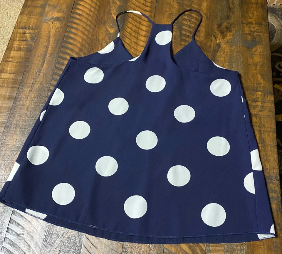 Женский темно-синий и белый расклешенный топ Chico's в горошек размер S с ремешком для спагетти - Изображение 4 из 4