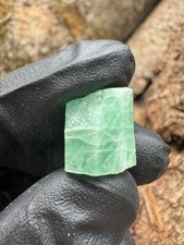 Top Natur Smaragd! Grüner Beryll 18,15 Karat 1,3 cm Länge Natur Stufe Top