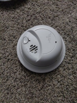 First Alert Smoke Detector No AC Plug New 