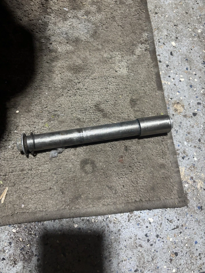 KTM 85 2017 OEM LLANTA DELANTERA EJE PIVOTE PERNO B4508 Foto 2 de 4