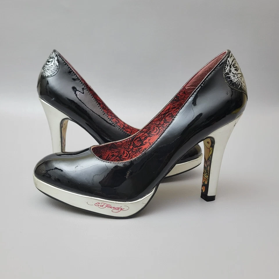 Zapatos de salón Ed Hardy Sky High de charol negro para mujer 6 tacones de aguja plateados de 4" Foto 2 de 4