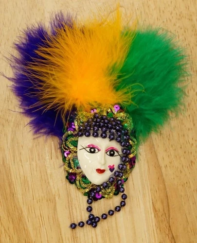 Vintage Costume Jewelry Jester Brooch New Orleans MARDI GRAS 1970 Parade Coin