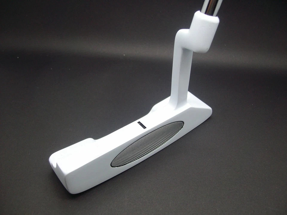 WHITE BIONIK 101 BLADE PUTTER,RH, KARMA GRIP, 33 TO 36 IN. ZIPPER COVER - Image 2 of 4