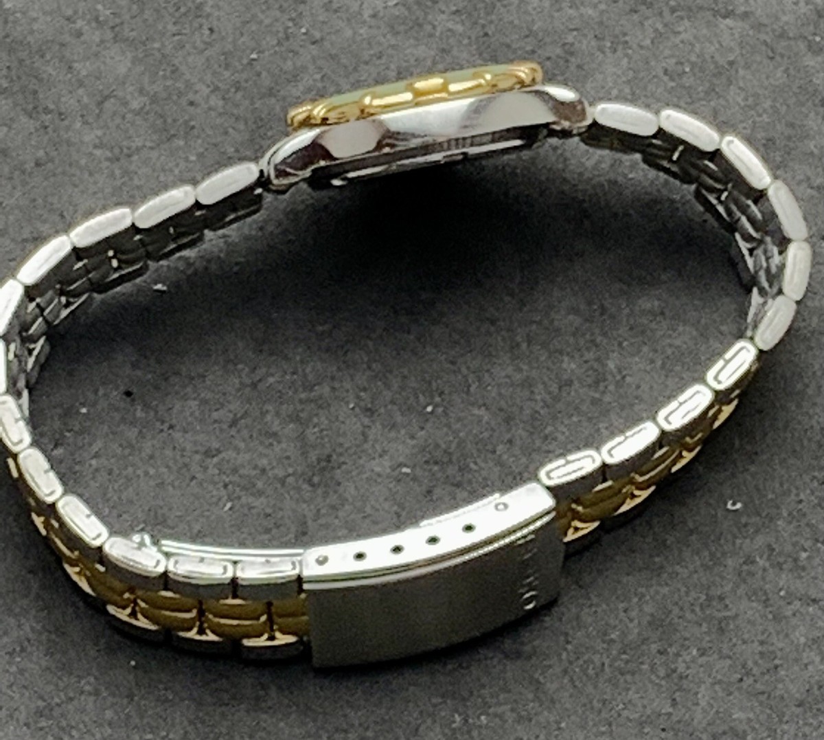 Seiko Quartz Sport 50 Two Tone Watch 1N22-0261 Gold Silver Date Vintage Womens Vintage Seiko SQ50 Two-tone Watch – Gold Silver Stainless  main image 2